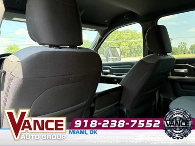 2024 RAM 3500 Big Horn Crew Cab 4x4 8' Box