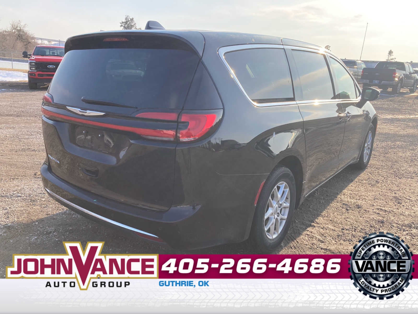 2025 Chrysler Pacifica Select